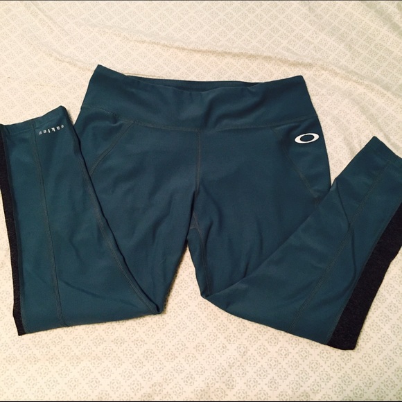 Oakley cropped workout pants
