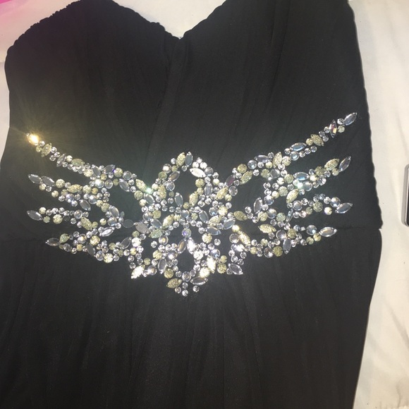 Black formal dress - Picture 2 of 3