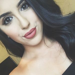 Meet your Posher, Jannet