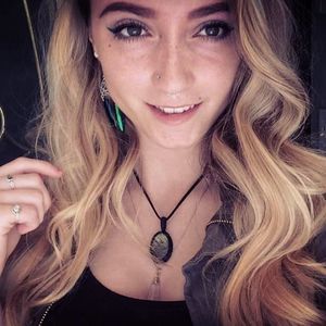 Meet your Posher, Kendra