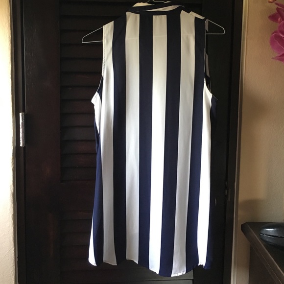 Forever 21 White and blue stripes shirt. - Picture 2 of 3