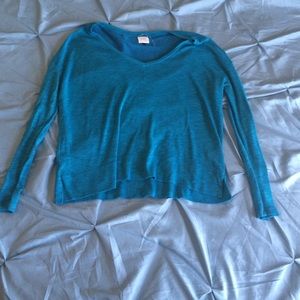 Blue log sleeve top