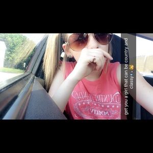 Meet your Posher, Maddi