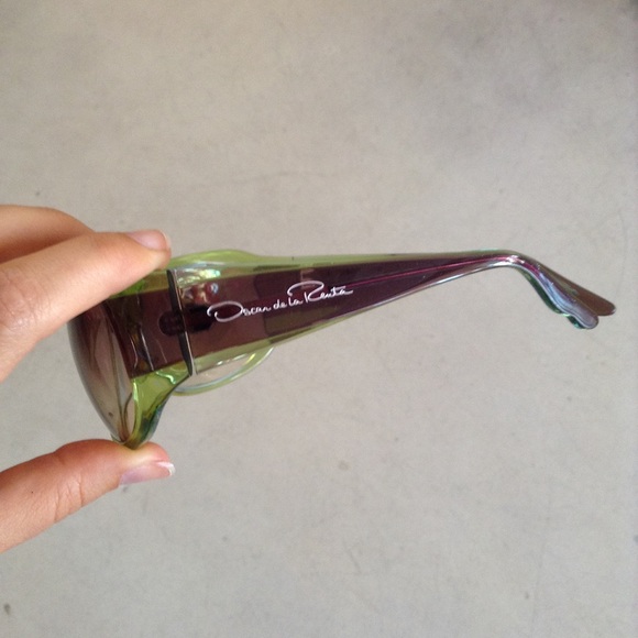 Beautiful Oscar de la Renta Sunglasses! ๐ - Picture 2 of 3