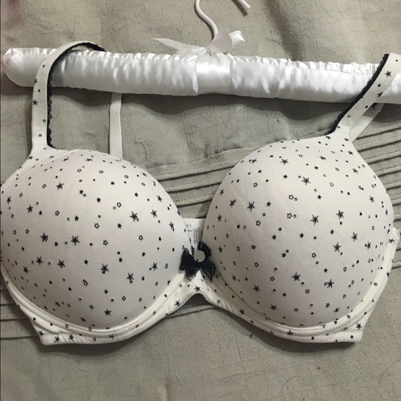 Victoria's Secret bra. Body by Victoria