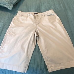 Bermuda Shorts khaki size 10