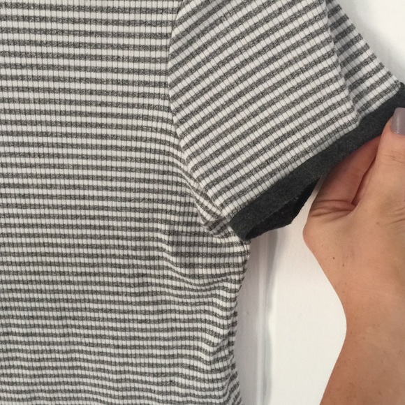 Striped Ringer Cropped Tee - Picture 3 of 4