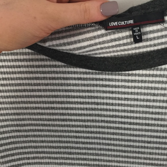 Striped Ringer Cropped Tee - Picture 4 of 4