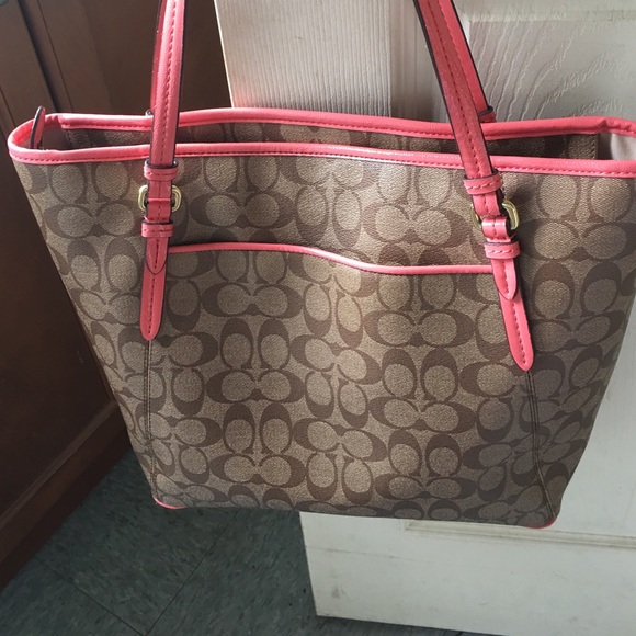 ❌SOLD❌. Authentic coach bag - Picture 2 of 4