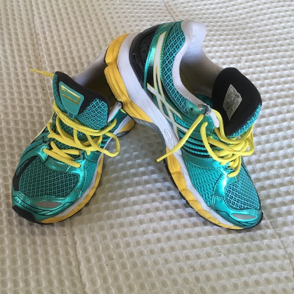 Running shoes
