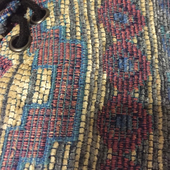 Tie up Aztec shorts - Picture 3 of 3