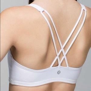 🎉 Lululemon Sz 4 Free to be bra