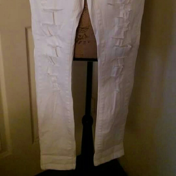 White destroyed jeans with Gold buttons - Picture 2 of 2