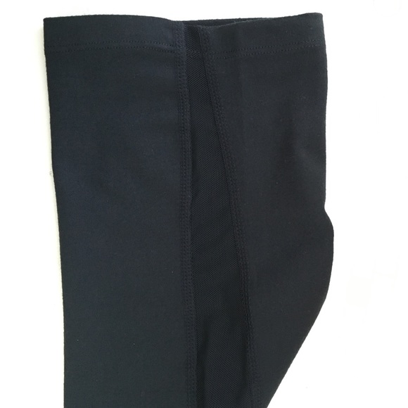 [ON HOLD] Gymshark Cropped Leggings - XS, black - Picture 2 of 4