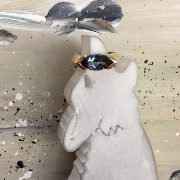 Rainbow Topaz 14kt YG Ring