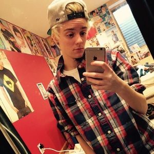 Meet your Posher, Zachary