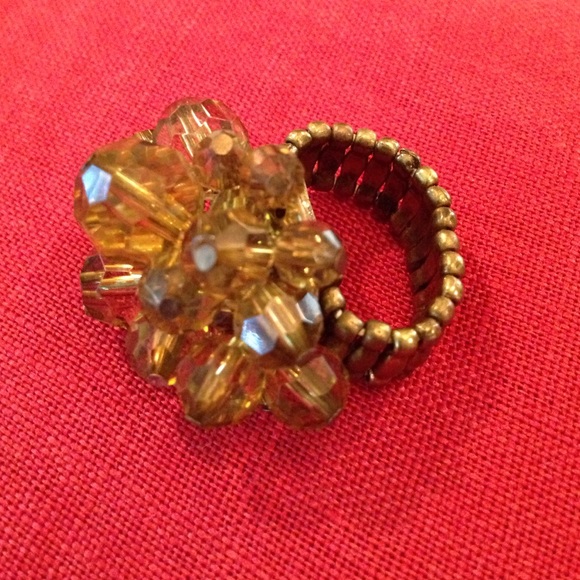 Pretty green beaded cluster ring, adjustable. - Picture 1 of 2