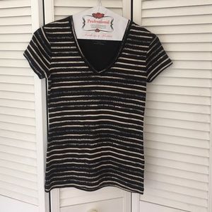 V-neck T