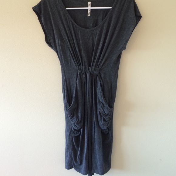 Cute dress with tie and pockets - Picture 2 of 5