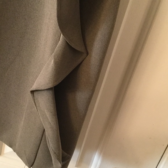 🎉SAle🎉NWT🌹ALFANI TAUPE RUFFLE WRAP SKIRT🌹 - Picture 4 of 4