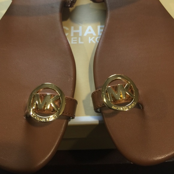 Sold another site MK Nora toe thing sandal new - Picture 2 of 4