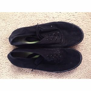 Basic Black Work Sneakers