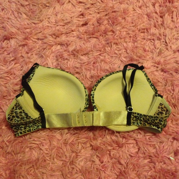 Victoria secret push up bra - Picture 2 of 3