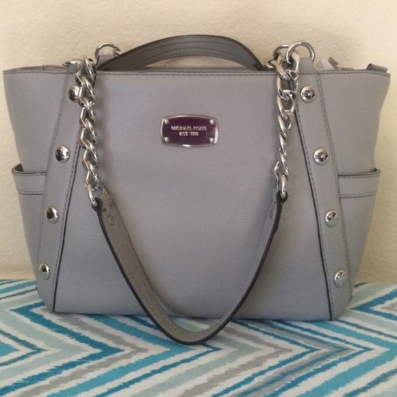 ISO MATCHING WALLET/WRISTLET