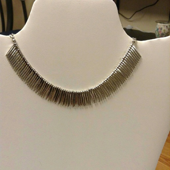 Jewelry - ❌❌SOLD❌❌ Beautiful Necklace Silver