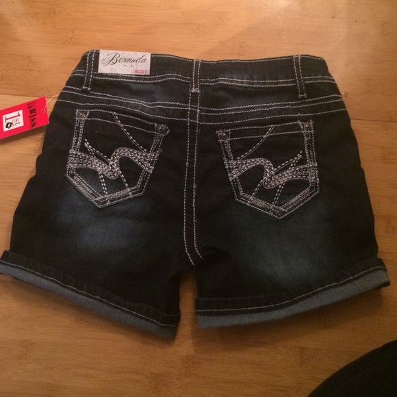 Shorts - Picture 2 of 2