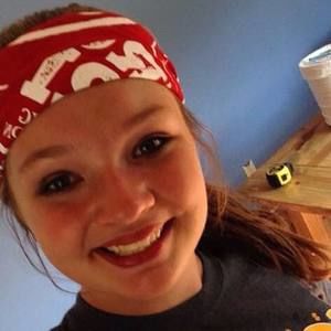 Meet your Posher, Kayla