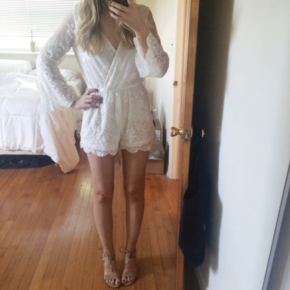 LAST ONE White Floral Lace Embroidered Romper S - Picture 4 of 4