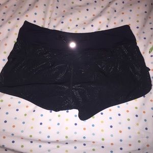 Black peacock feather Speed shorts