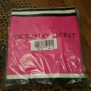 SOLD!!! VICTORIA SECRET TOTE!! NWTS!!