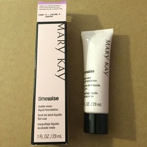Ivory 5* MaryKay Matte-Wear liquid foundation