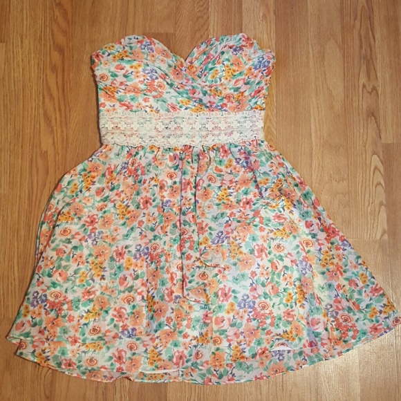 B.Darlin Beautiful Strapless Flower Dress Size 5/6