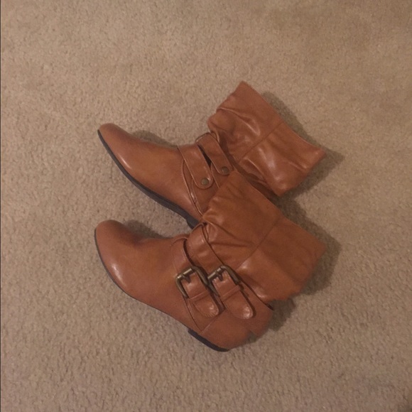 Cognac flat booties