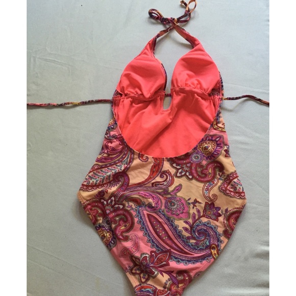 Swim suit - Picture 3 of 3