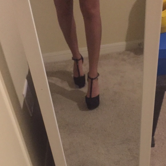 Black Tstrap platform heels