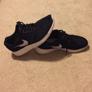 Black Nike Running Shoes