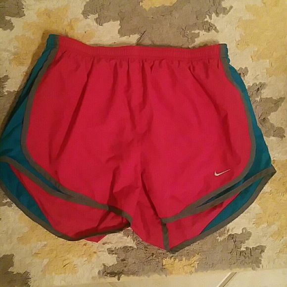 Nike Tempo Shorts Lot