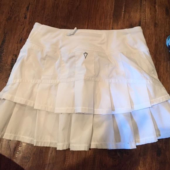 NEW ivivva skirt