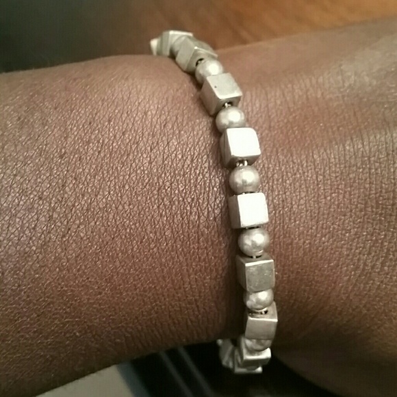 Silver bead toggle bracelet