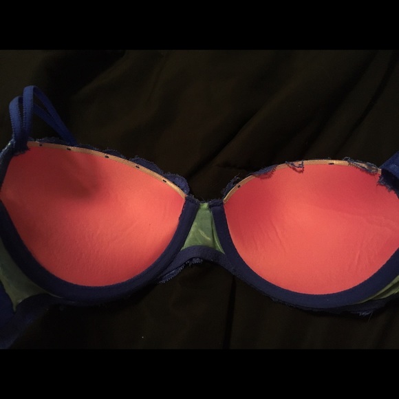 vs bra - Picture 2 of 2