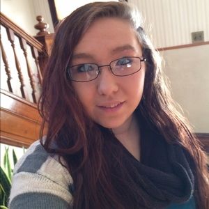 Meet your Posher, Devyn