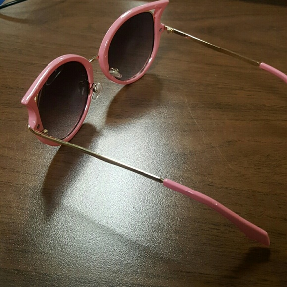 Ladies!!!! Cat Eye Lens - Picture 3 of 3