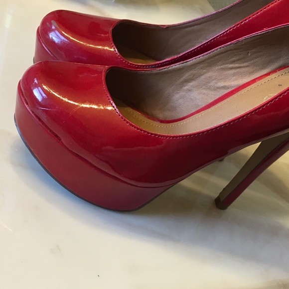 Also Red platform heels - Picture 4 of 4