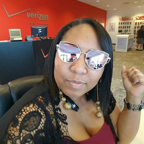 Classic, Cat Eye Avaitors Sunglasses - Picture 3 of 3