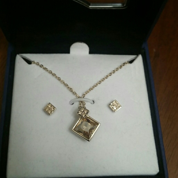 Swarovski citrine necklace & earring set
