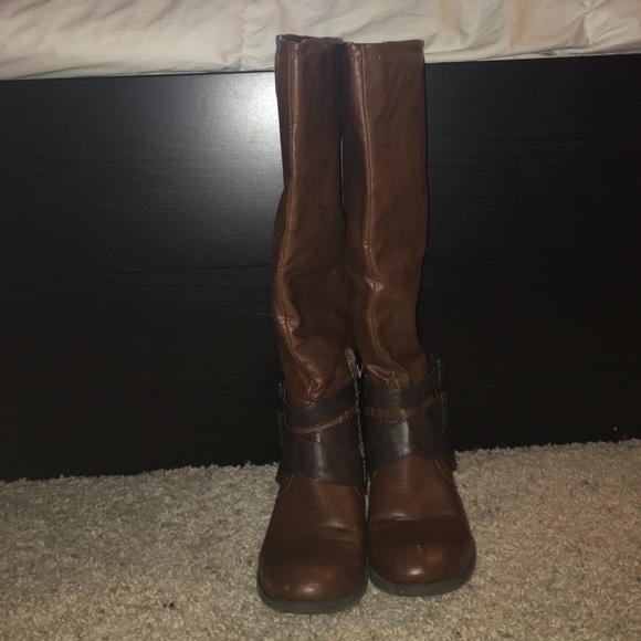 Tall brown boots - Picture 4 of 4